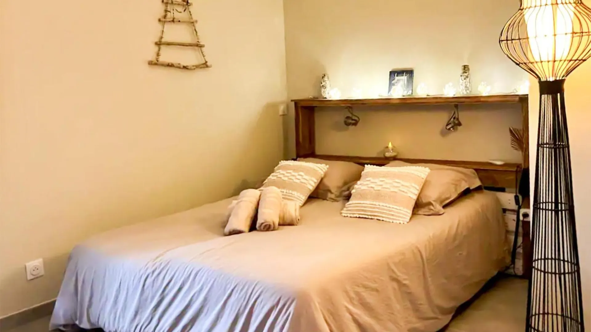 Amazing Home In Bourg Les Valence With Kitchen Holiday home Bourg-les-Valence