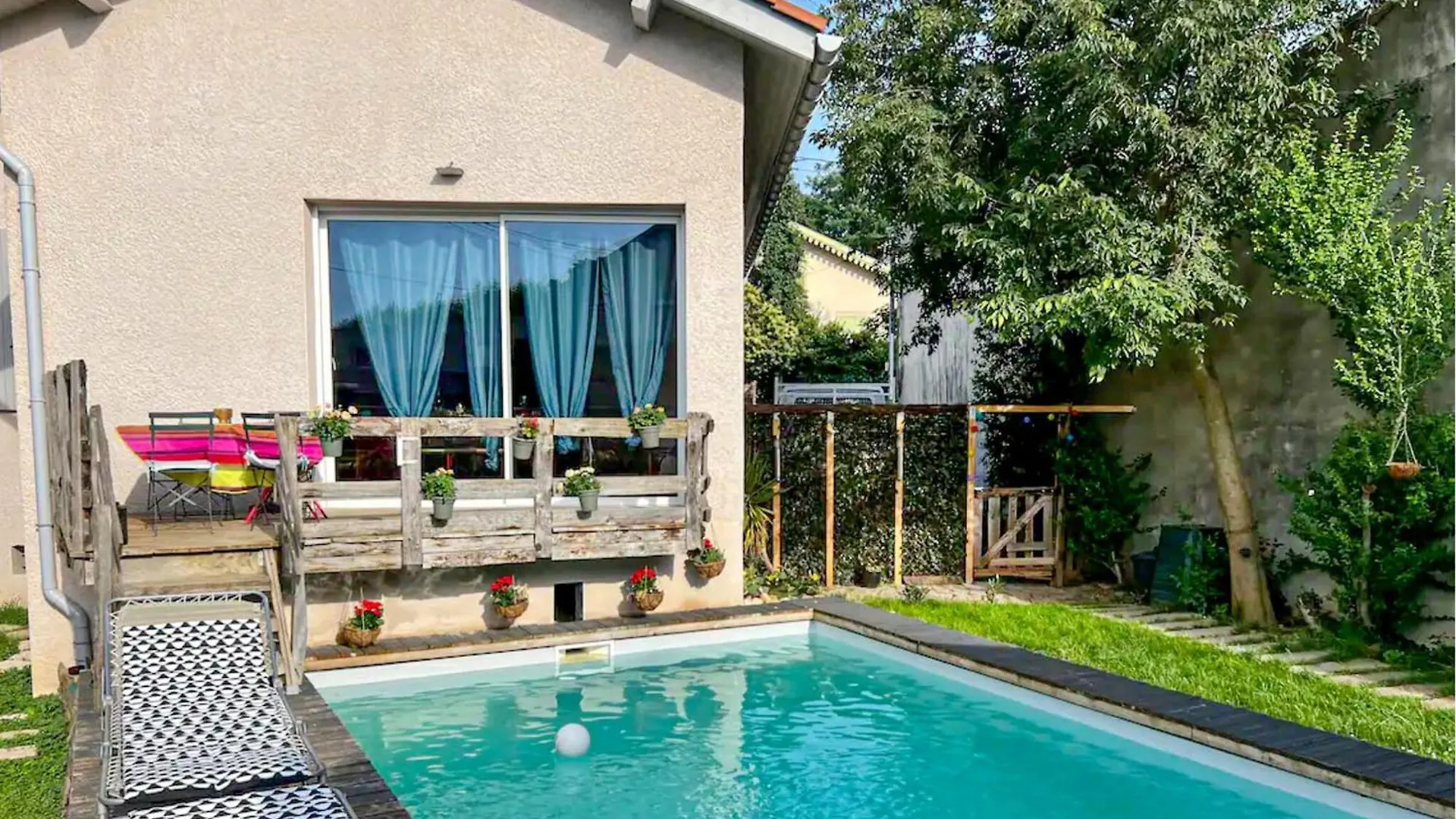 Amazing Home In Bourg Les Valence With Kitchen