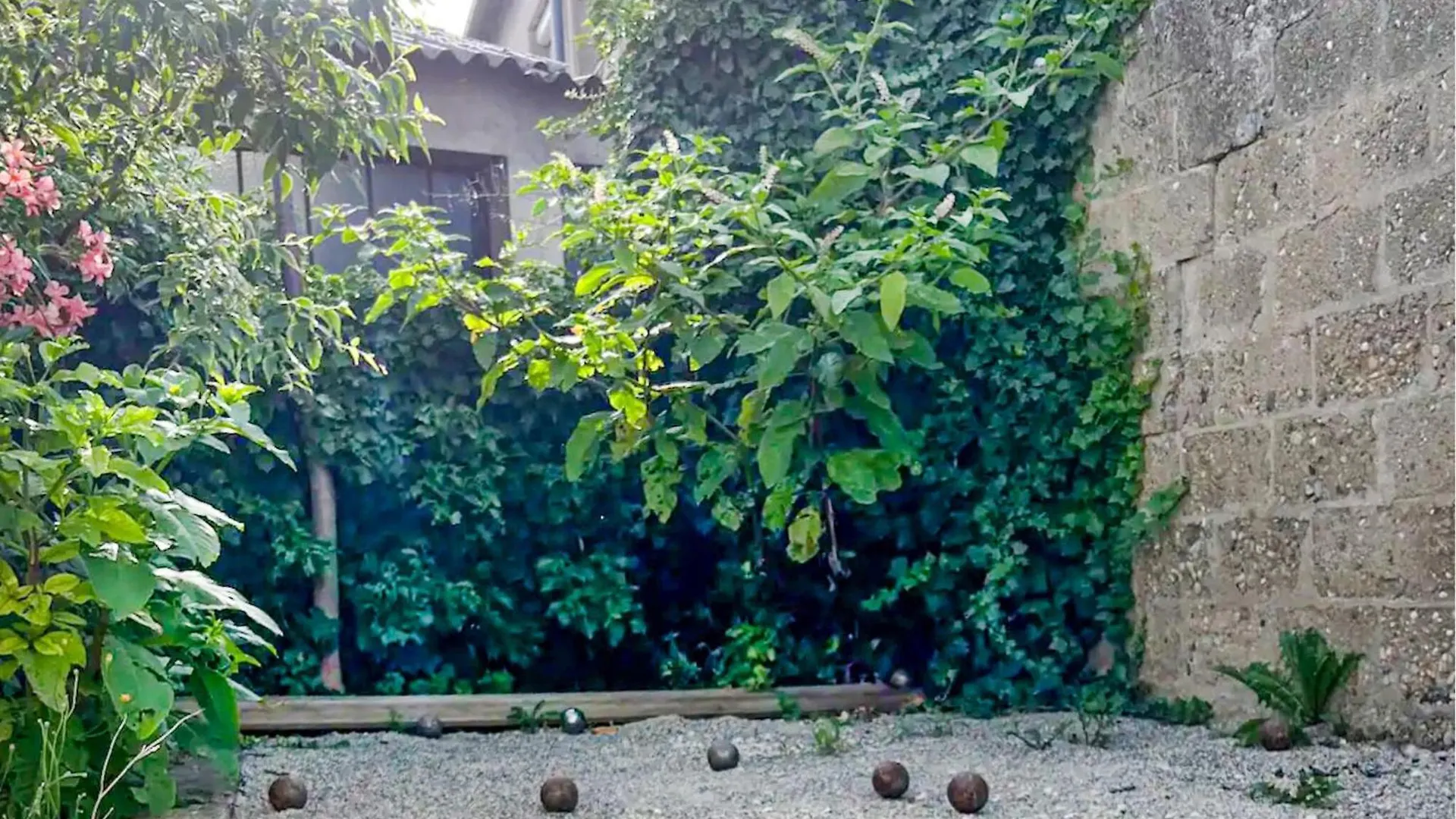 Holiday home Amazing Home In Bourg Les Valence With Kitchen